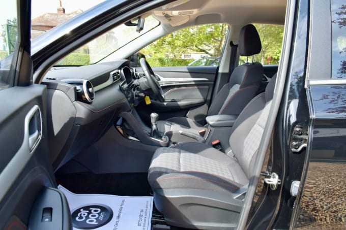 2025 Mg Mg Zs