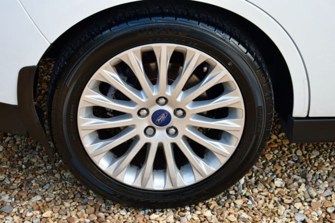 2025 Ford C-max