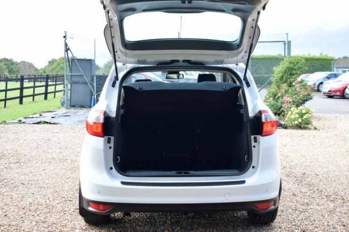 2025 Ford C-max