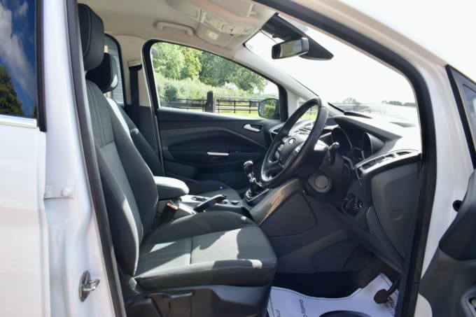 2025 Ford C-max