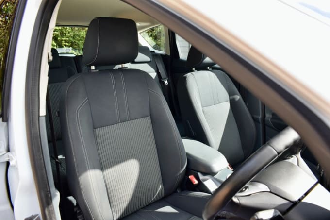 2025 Ford C-max