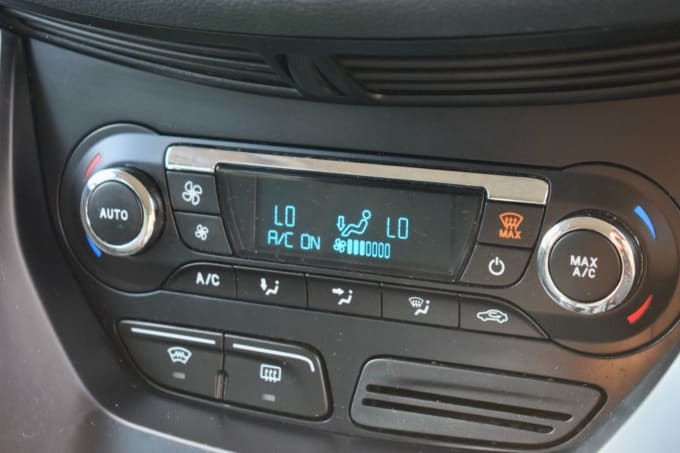2025 Ford C-max