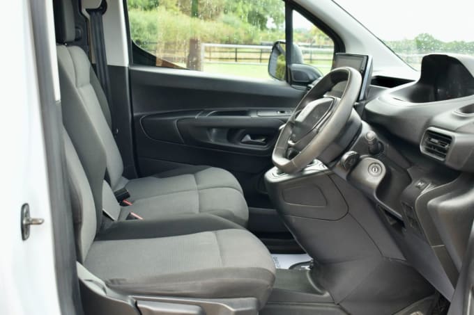 2025 Peugeot Partner