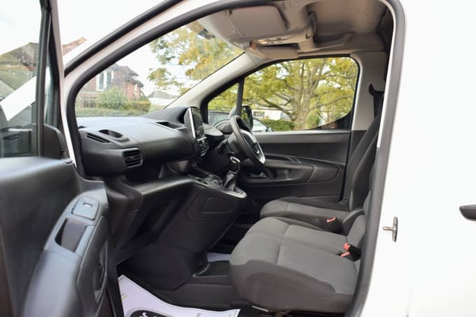 2025 Peugeot Partner