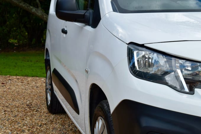 2025 Peugeot Partner