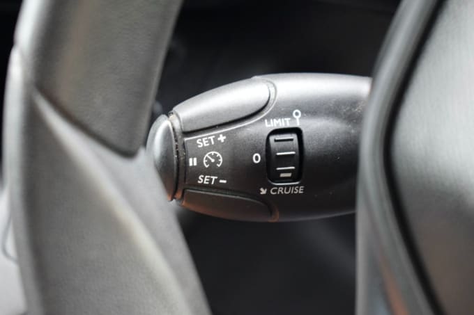 2025 Peugeot Partner