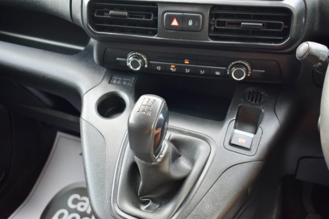2025 Peugeot Partner