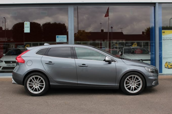 2015 Volvo V40