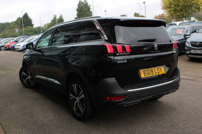 2025 Peugeot 5008