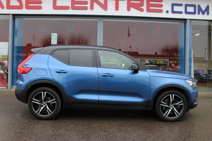 2025 Volvo Xc40