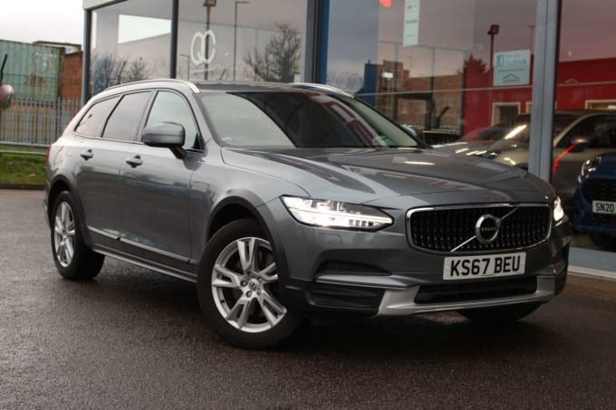 2025 Volvo V90 Cross Country