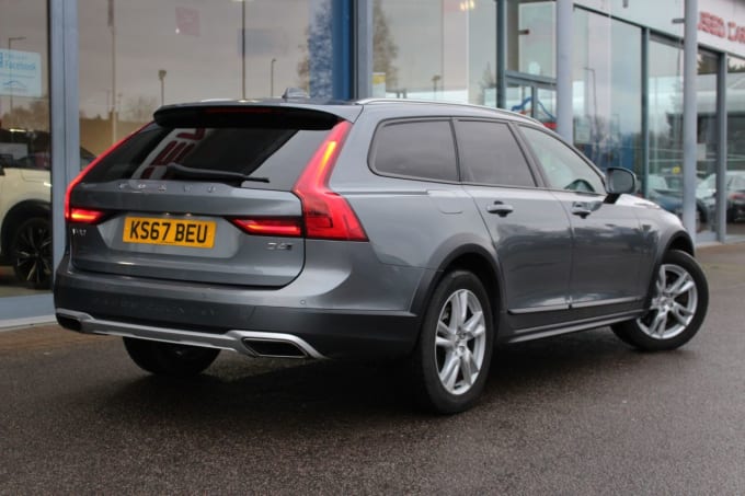 2025 Volvo V90 Cross Country