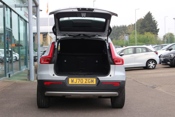2025 Volvo Xc40