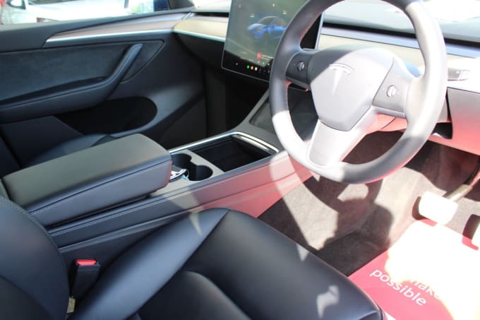 2025 Tesla Model Y