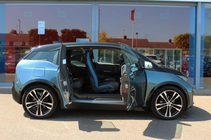 2025 BMW I3