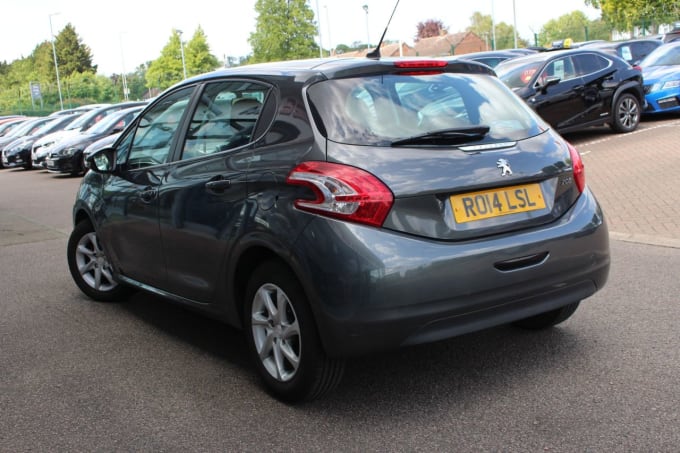 2025 Peugeot 208