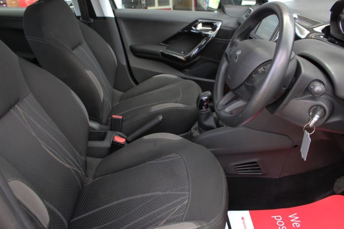 2025 Peugeot 208