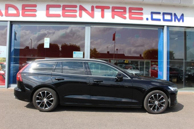 2025 Volvo V60