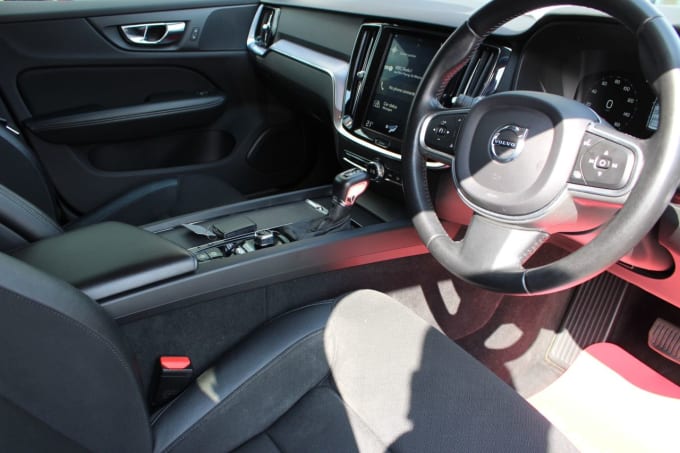 2025 Volvo V60