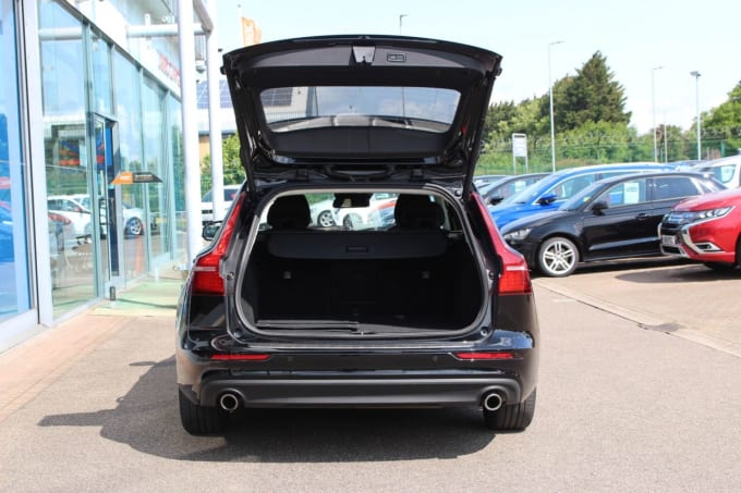 2025 Volvo V60