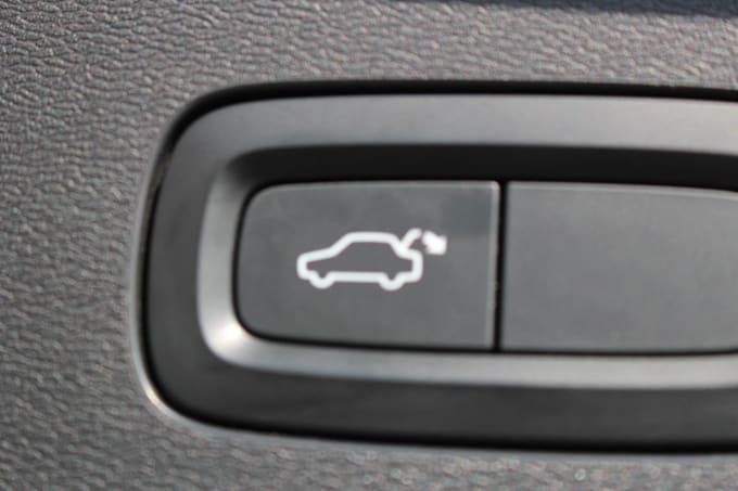 2025 Volvo V60