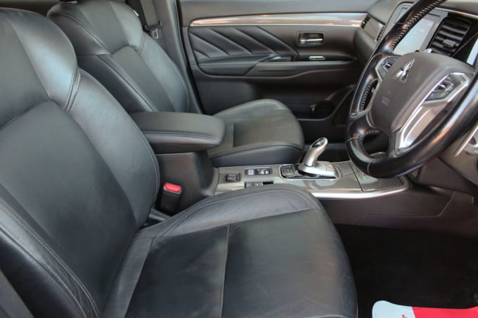 2025 Mitsubishi Outlander