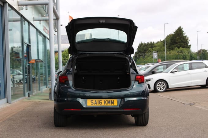 2025 Vauxhall Astra
