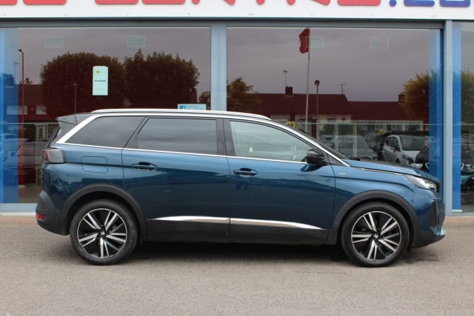 2025 Peugeot 5008
