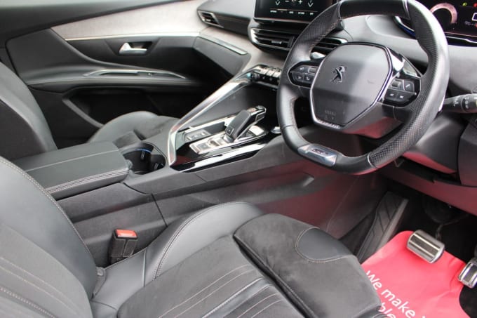 2025 Peugeot 5008