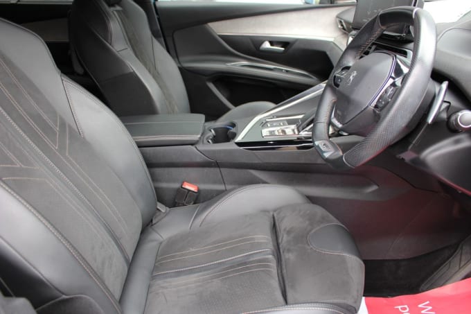 2025 Peugeot 5008