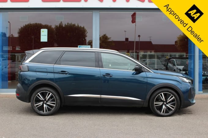 2025 Peugeot 5008
