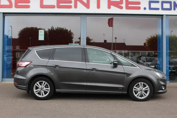 2025 Ford S-max