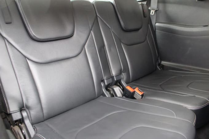 2025 Ford S-max