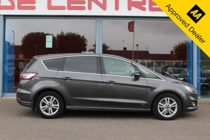 2025 Ford S-max