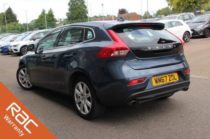 2025 Volvo V40