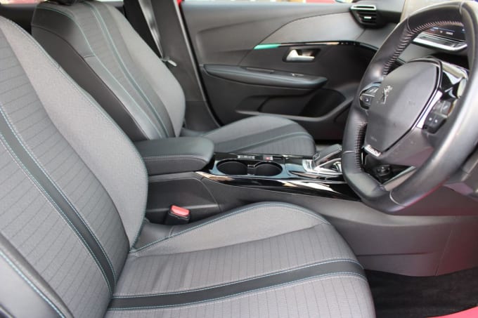 2025 Peugeot 208