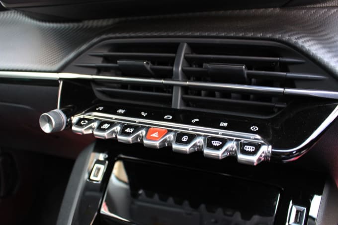2025 Peugeot 208