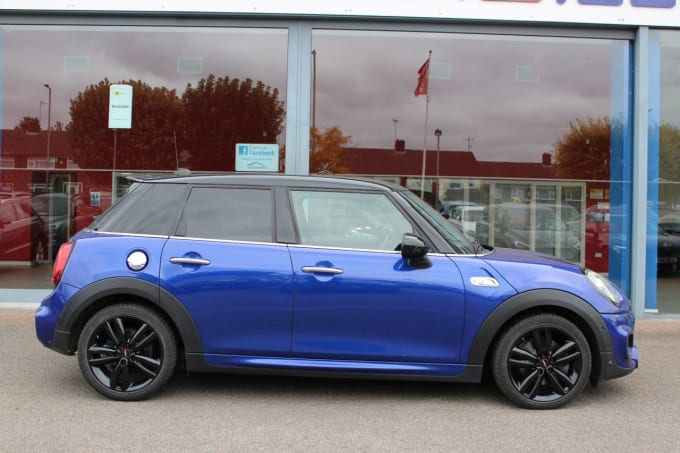 2019 Mini Hatch