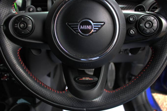 2019 Mini Hatch