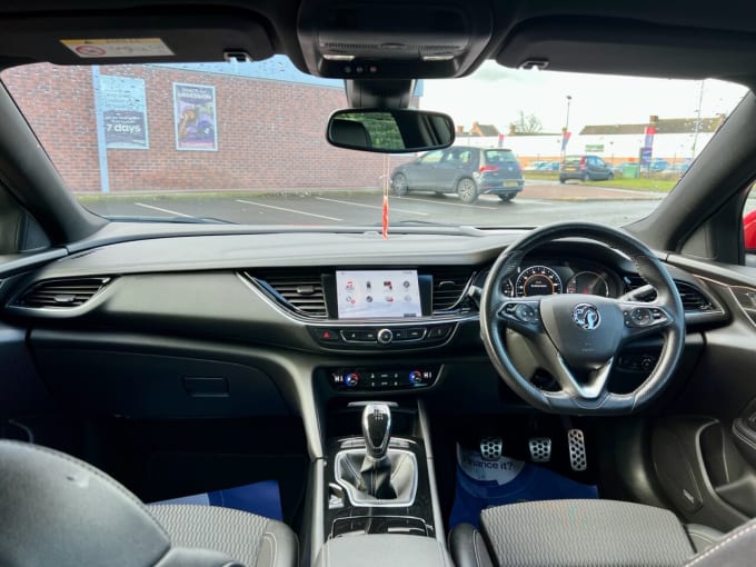 2025 Vauxhall Insignia