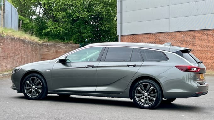 2025 Vauxhall Insignia