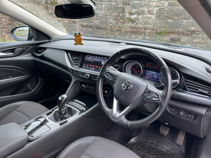 2025 Vauxhall Insignia