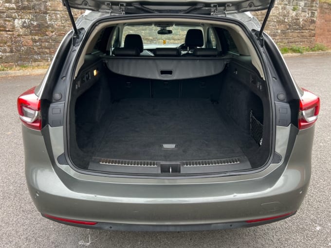 2025 Vauxhall Insignia