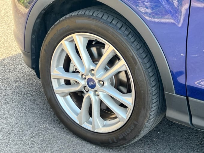 2025 Ford Kuga