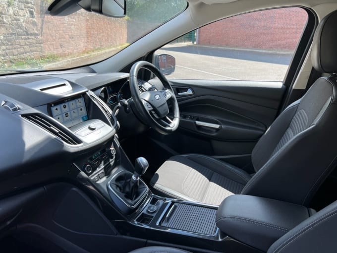 2025 Ford Kuga