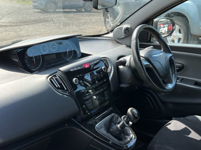 2025 Chrysler Ypsilon