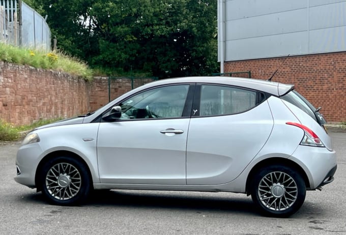2025 Chrysler Ypsilon