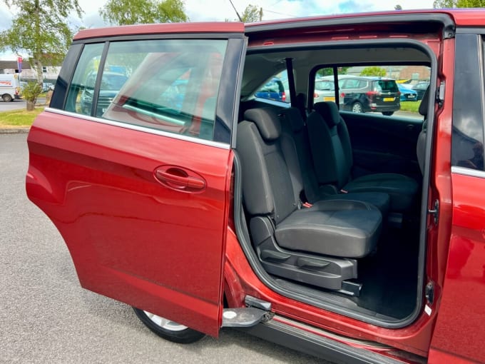 2025 Ford Grand C-max