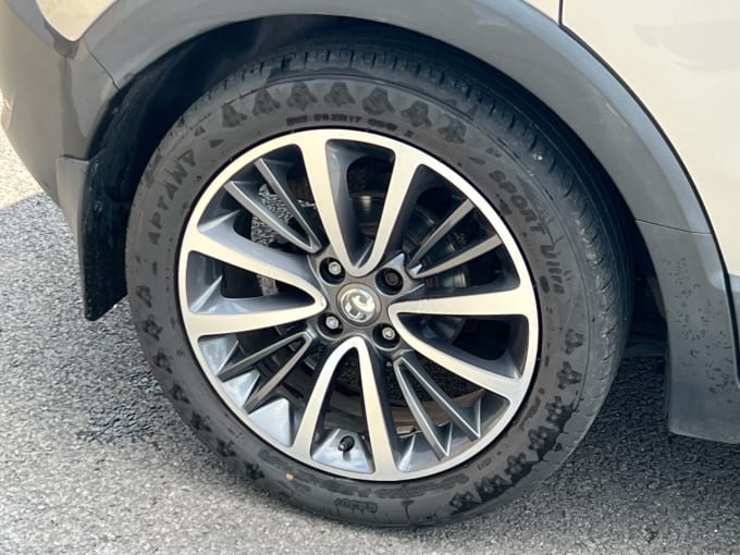 2025 Vauxhall Crossland X