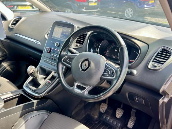 2025 Renault Scenic